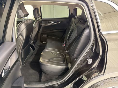 Used 2023 Lincoln Nautilus FWD w/ Premium Package image 24
