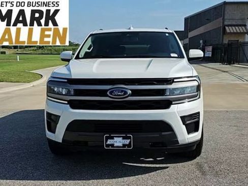 Used 2023 Ford Expedition XLT AWD/4WD image 3