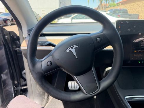 Used 2022 Tesla Model Y Performance AWD/4WD image 21