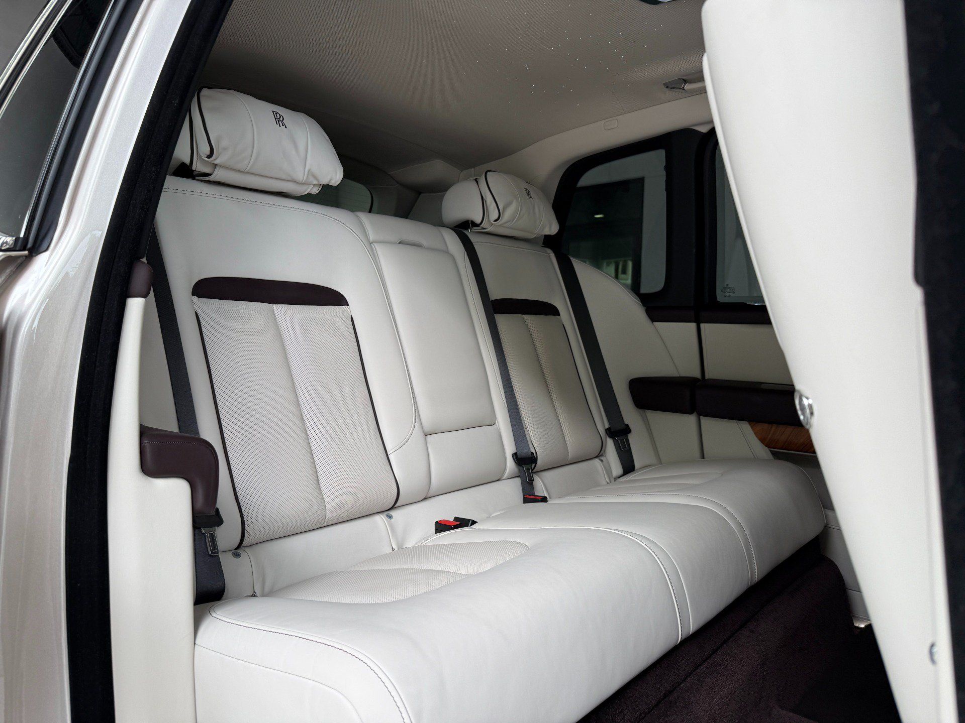 Used 2020 Rolls-Royce Cullinan AWD/4WD image 33