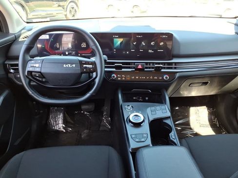 Certified 2026 Kia Sportage LX FWD image 11