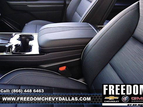 New 2026 Buick Enclave Sport Touring w/ Power Package FWD image 32