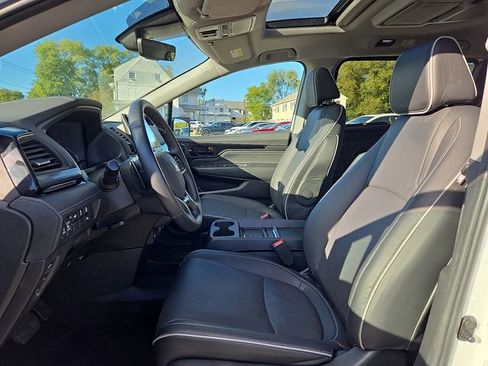 Used 2024 Honda Odyssey Elite image 13