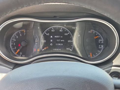 Used 2019 Jeep Grand Cherokee Altitude AWD/4WD image 12