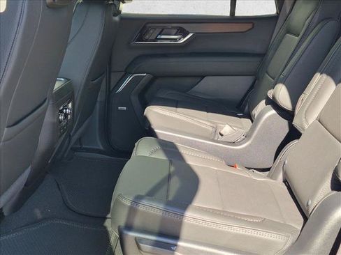 New 2026 GMC Yukon Denali w/ Denali Reserve Package AWD/4WD image 12