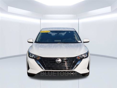 Used 2024 Nissan Sentra SV FWD image 11