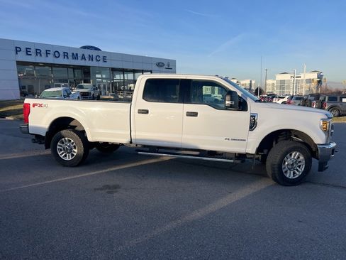 Used 2019 Ford F350 XLT w/ XLT Value Package image 3