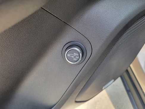 Used 2023 GMC Acadia Denali w/ Denali Ultimate Package image 13