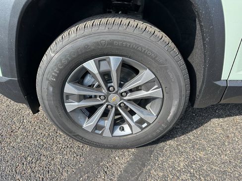 New 2026 Chevrolet Equinox LT w/ Convenience Package II image 9