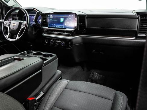 Used 2022 Chevrolet Silverado 1500 LT AWD/4WD image 21