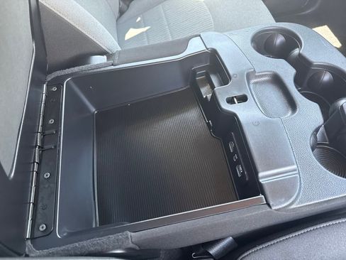 Used 2024 RAM 1500 Classic SLT image 20