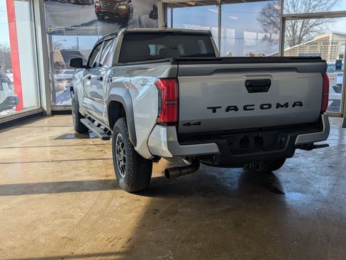 Used 2024 Toyota Tacoma TRD Off-Road image 3