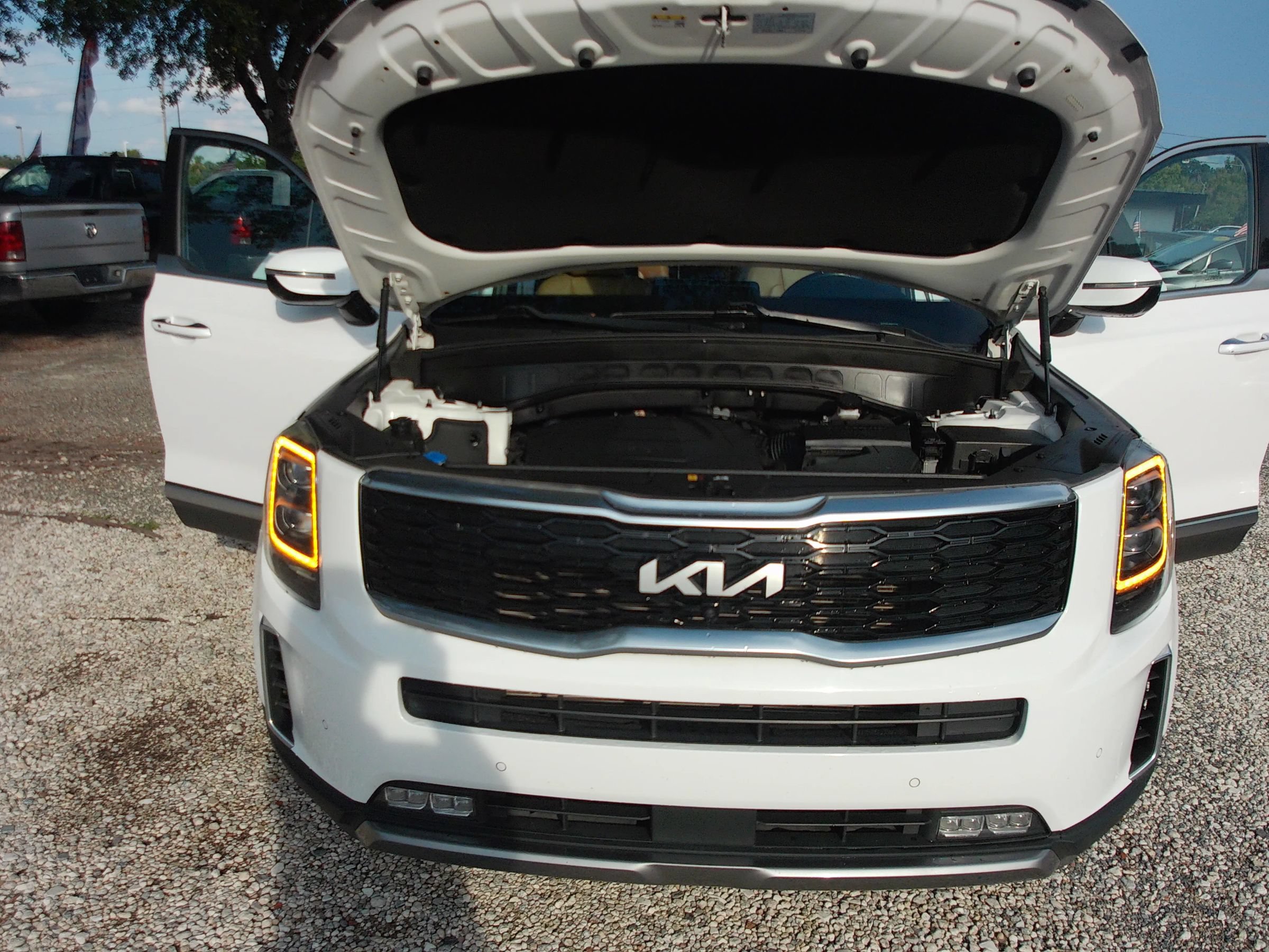 Used 2022 Kia Telluride SX w/ Towing Package FWD image 43