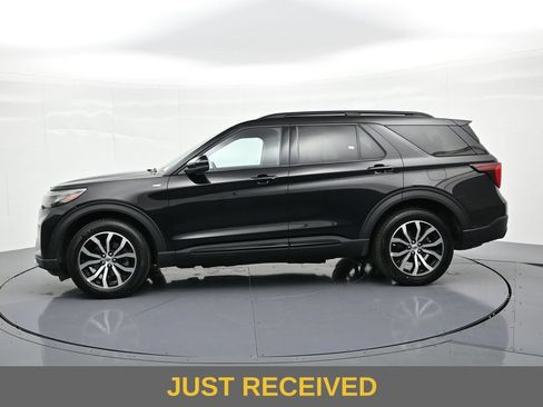 Certified 2025 Ford Explorer ST-Line AWD/4WD image 9