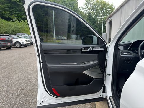 Used 2022 Hyundai Palisade Limited FWD image 9