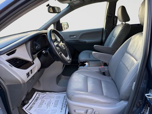 Used 2017 Toyota Sienna XLE w/ Protection Package image 10