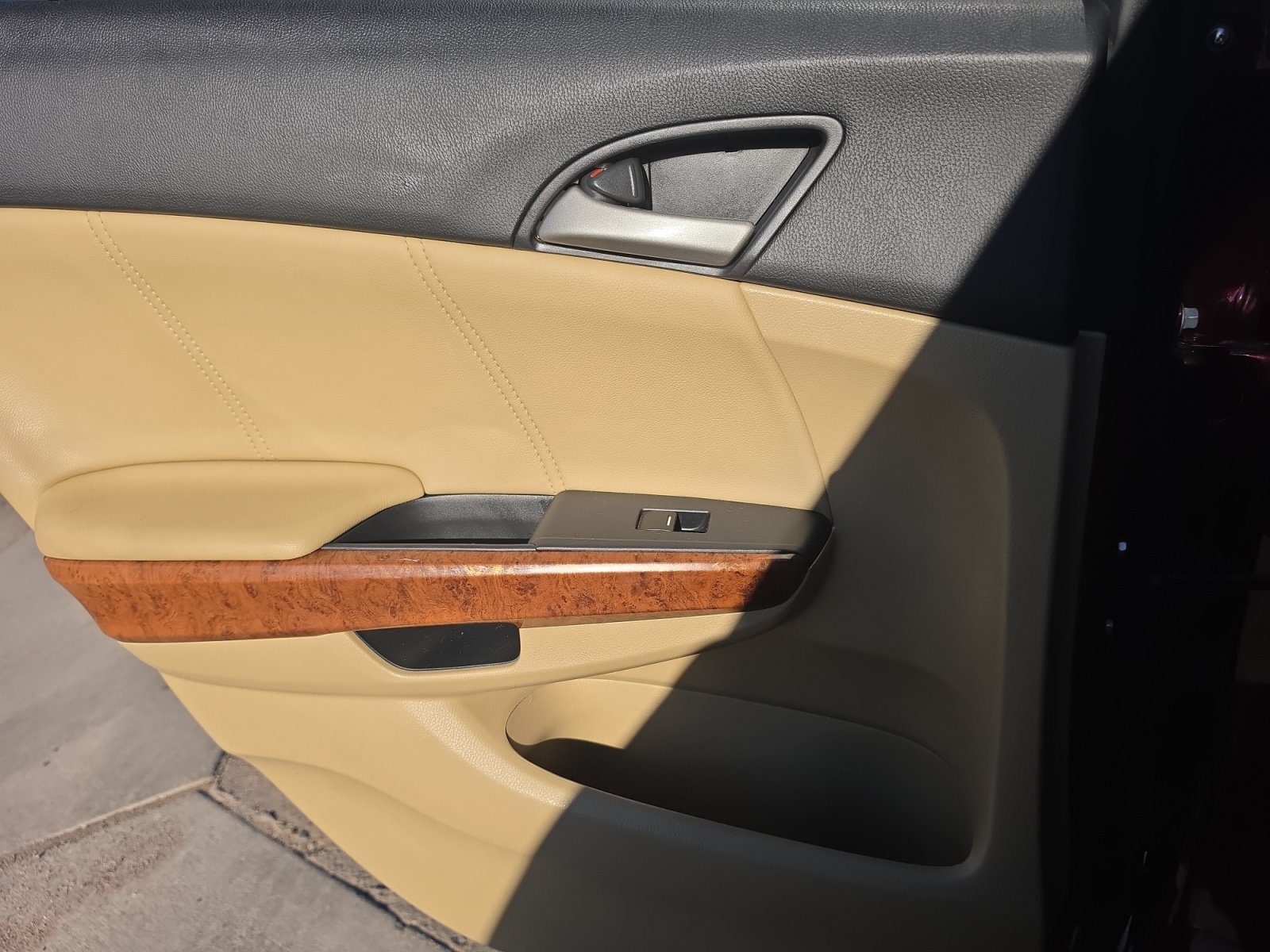 Used 2011 Honda Accord EX-L image 21