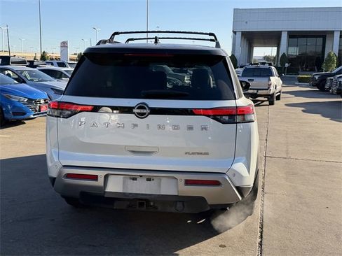 Used 2024 Nissan Pathfinder Platinum image 6
