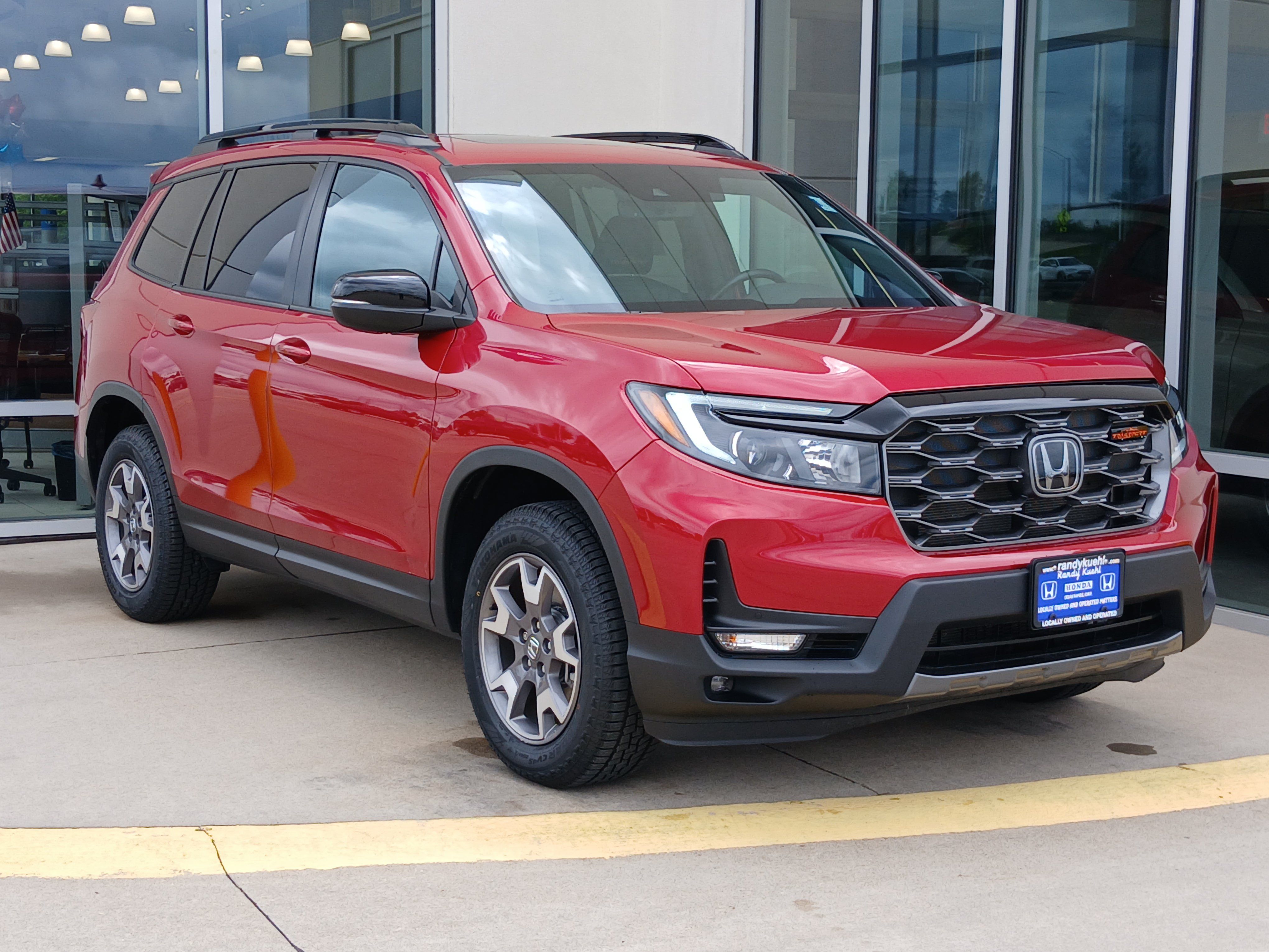 Used 2023 Honda Passport TrailSport image 5