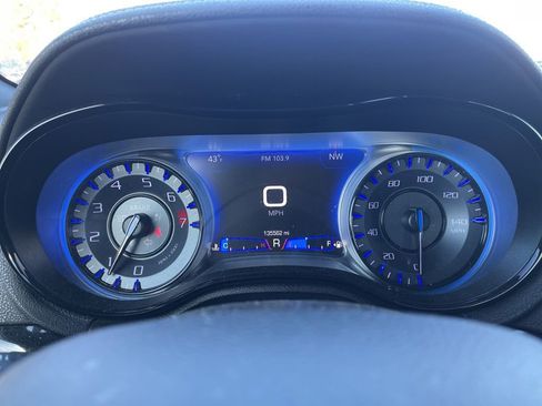 Used 2019 Chrysler 300 S image 17