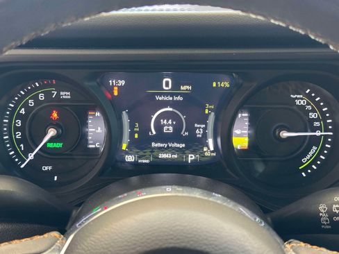Used 2024 Jeep Wrangler Unlimited Sahara w/ Technology Group AWD/4WD image 27