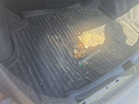 Used 2018 Toyota Corolla LE image 10