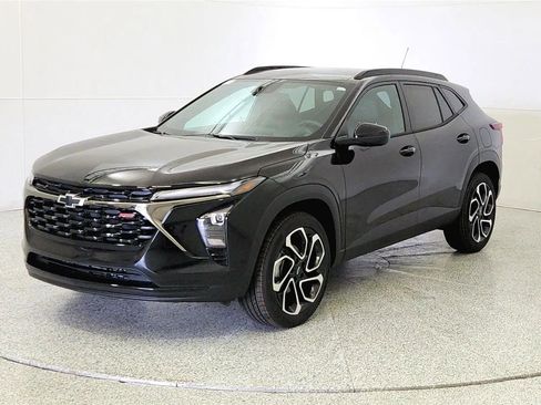 New 2026 Chevrolet Trax RS w/ Driver Confidence Package FWD image 3