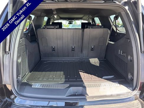 New 2026 GMC Yukon XL Denali w/ Denali Reserve Package AWD/4WD image 17