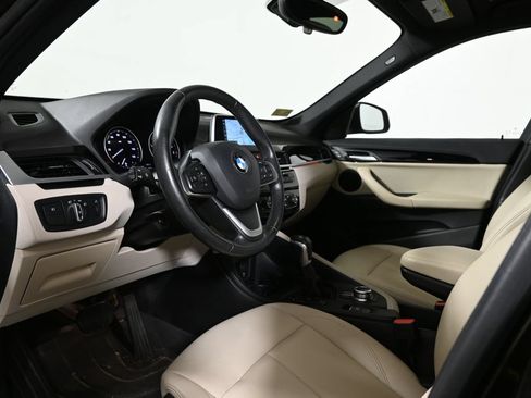 Used 2019 BMW X1 xDrive28i w/ Convenience Package AWD/4WD image 4