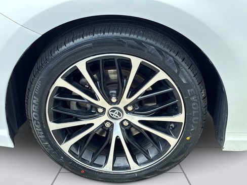 Used 2018 Toyota Camry SE w/ Audio Package FWD image 17