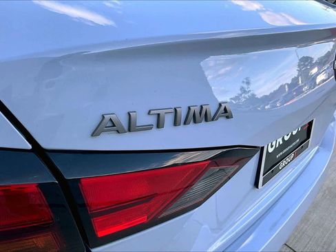 Used 2024 Nissan Altima 2.5 SR FWD image 31