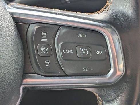 Used 2021 Jeep Gladiator Overland AWD/4WD image 22