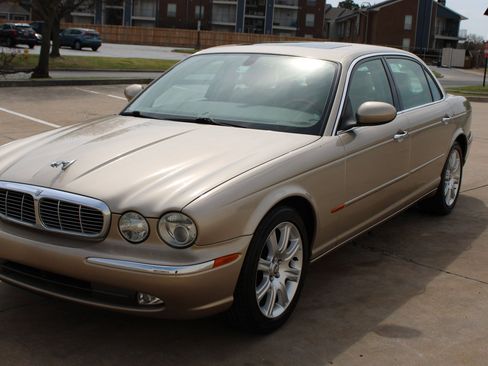 Used 2005 Jaguar XJ8 RWD image 5