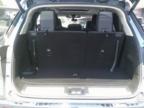 Used 2023 INFINITI QX60 Luxe w/ Cargo Package AWD/4WD image 17