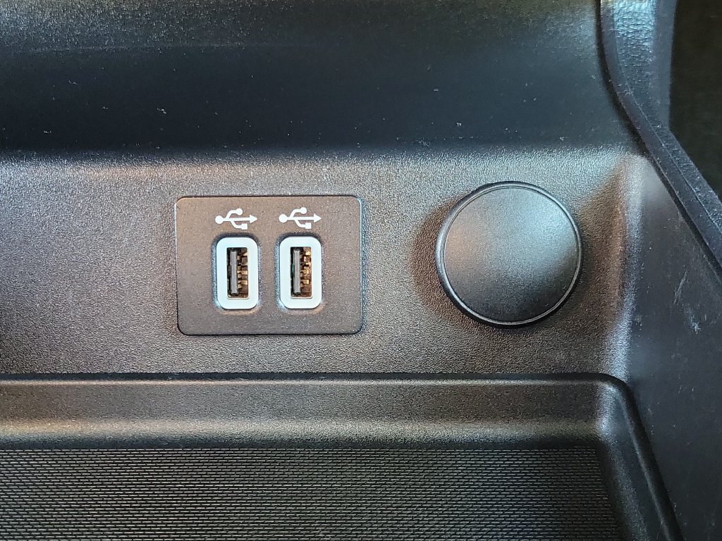Used 2019 Ford Fusion SEL FWD image 27