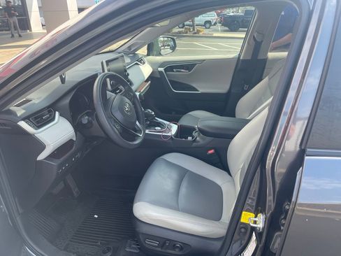 Used 2022 Toyota RAV4 Limited w/ Limited Grade Weather Package image 7