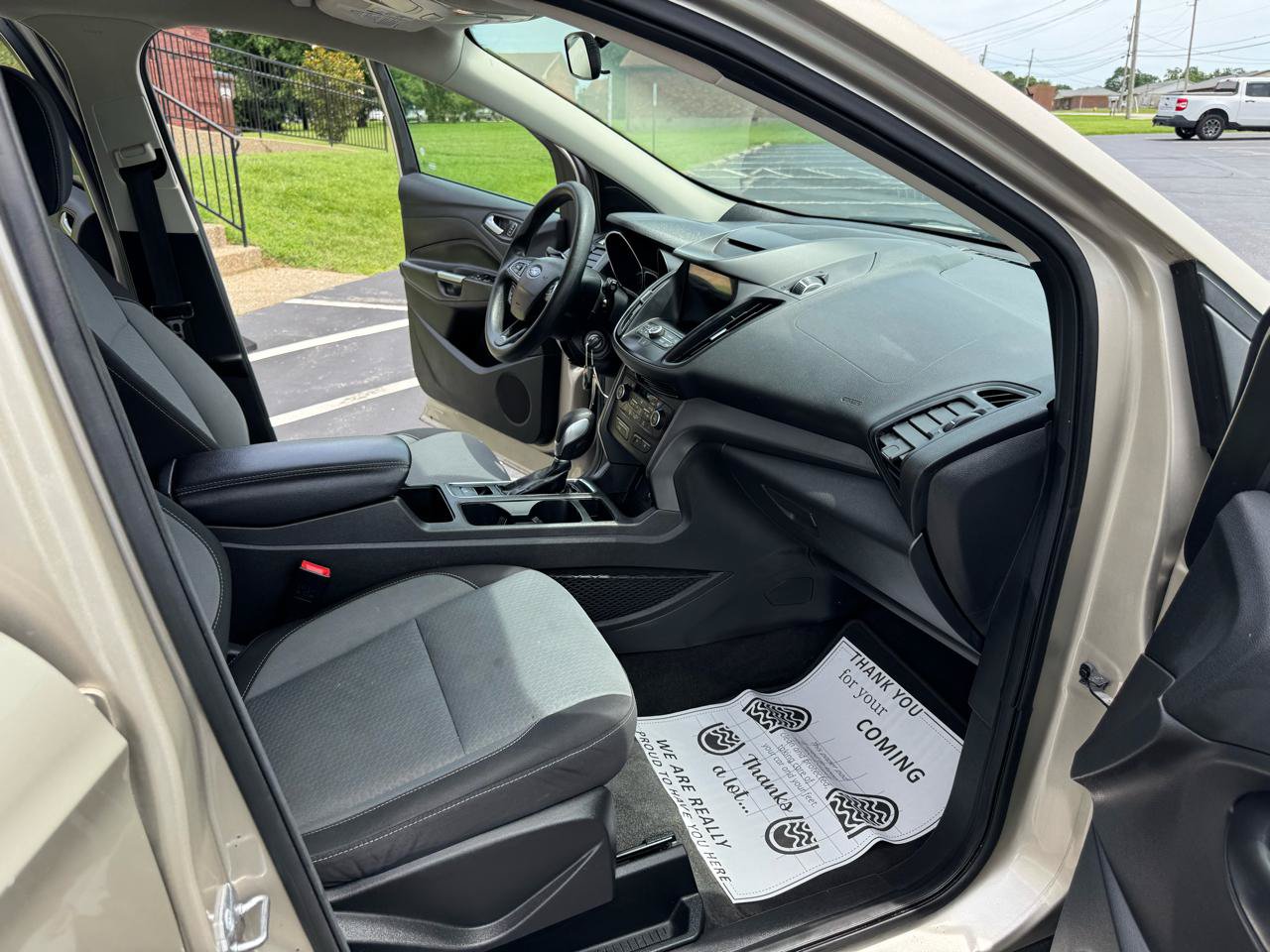 Used 2018 Ford Escape SE w/ SE Sync 3 Package AWD/4WD image 22