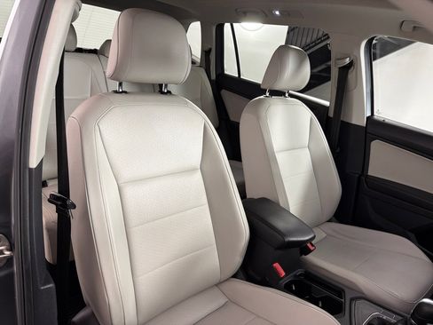 Used 2019 Volkswagen Tiguan SE w/ Panoramic Sunroof Package FWD image 26