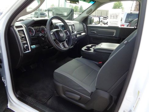 Used 2022 RAM 1500 Classic SLT image 14