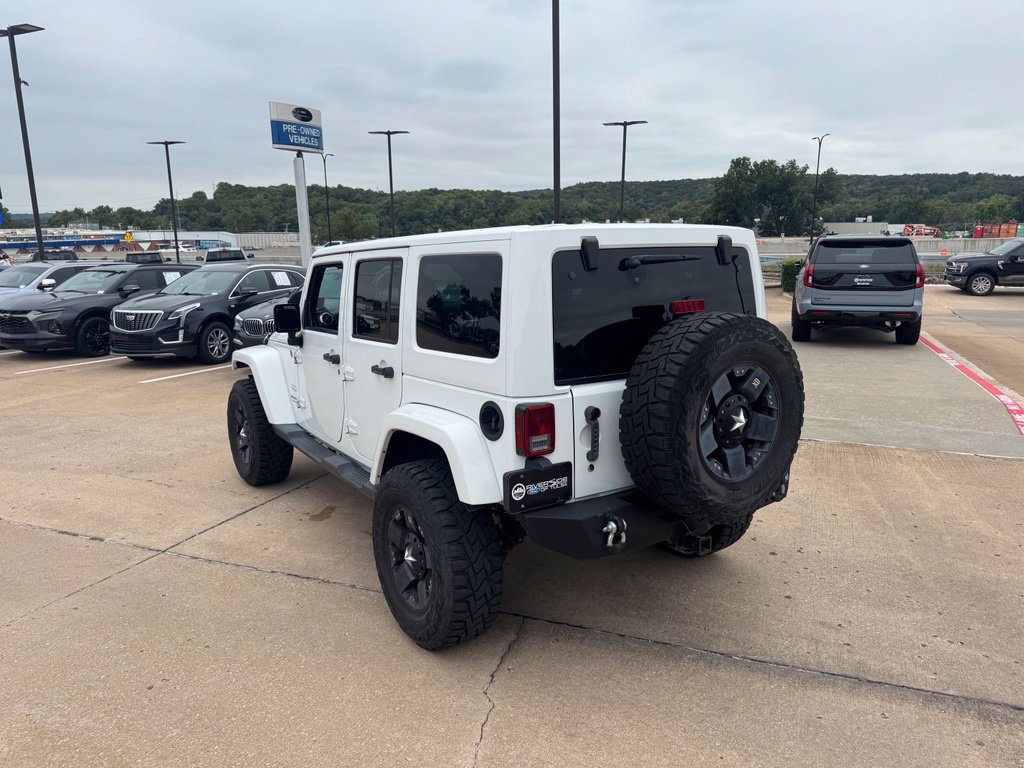 Used 2015 Jeep Wrangler Unlimited Sahara w/ Connectivity Group AWD/4WD image 7