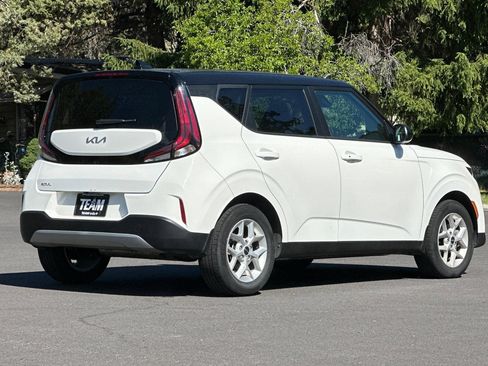Certified 2025 Kia Soul S FWD image 4