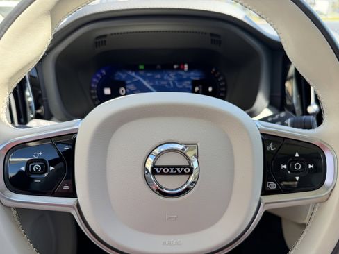 Certified 2023 Volvo XC60 B5 Ultimate w/ Protection Package Premier image 30