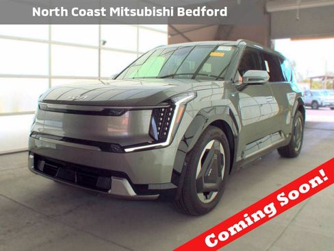 Used 2024 Kia EV9 Land AWD/4WD image 1