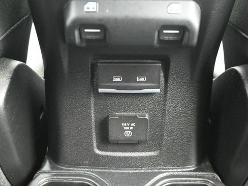Used 2021 Jeep Wrangler Unlimited Rubicon AWD/4WD image 32