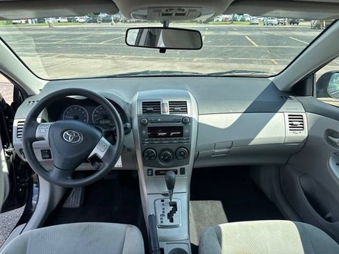 Used 2011 Toyota Corolla LE FWD image 12