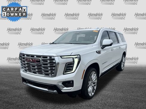 Used 2025 GMC Yukon XL Denali w/ Denali Reserve Package image 5