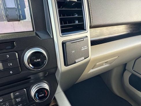 Used 2018 Ford F150 Lariat w/ Equipment Group 502A Luxury image 33