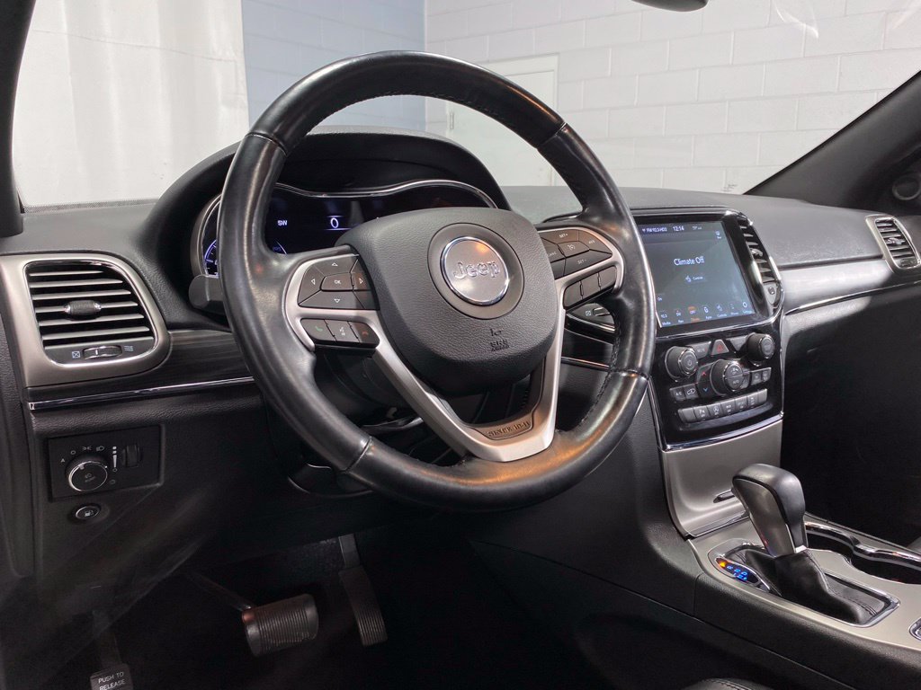 Used 2021 Jeep Grand Cherokee Limited AWD/4WD image 19
