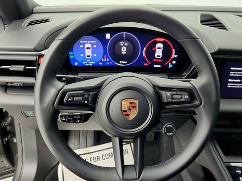 Used 2025 Porsche Macan Electric w/ Premium Package image 14