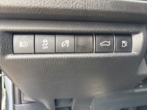 Used 2025 Toyota Camry LE image 18